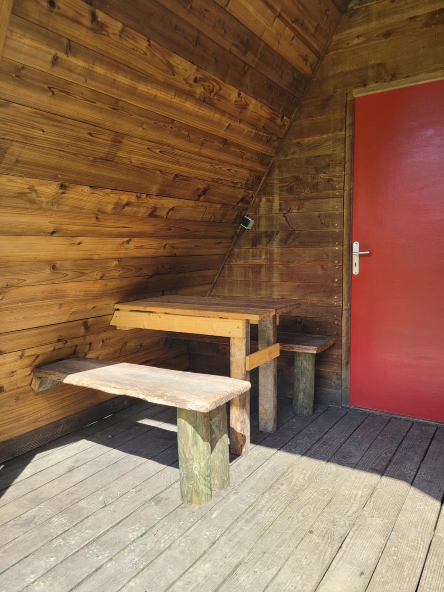 Camping Les Hirondelles Bourg-Sainte-Marie Exterior foto