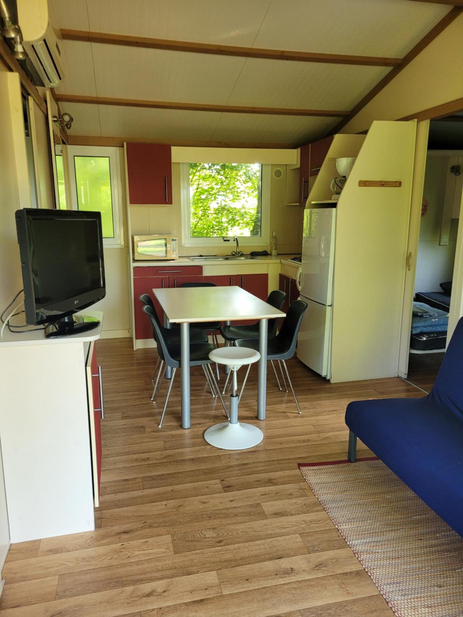 Camping Les Hirondelles Bourg-Sainte-Marie Exterior foto